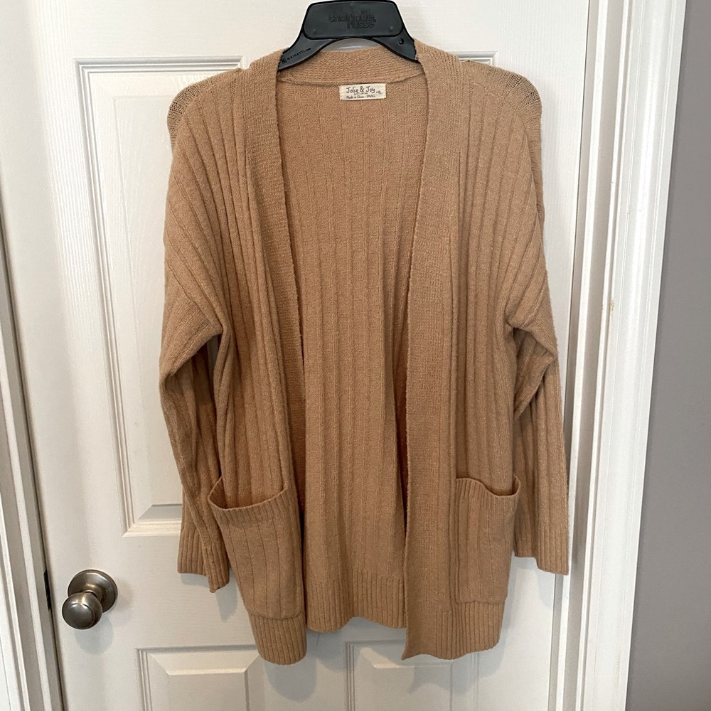 Cardigan sweater